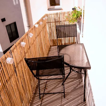 דירה Ab Train Station