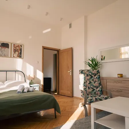 Ab Train Station Apartment *