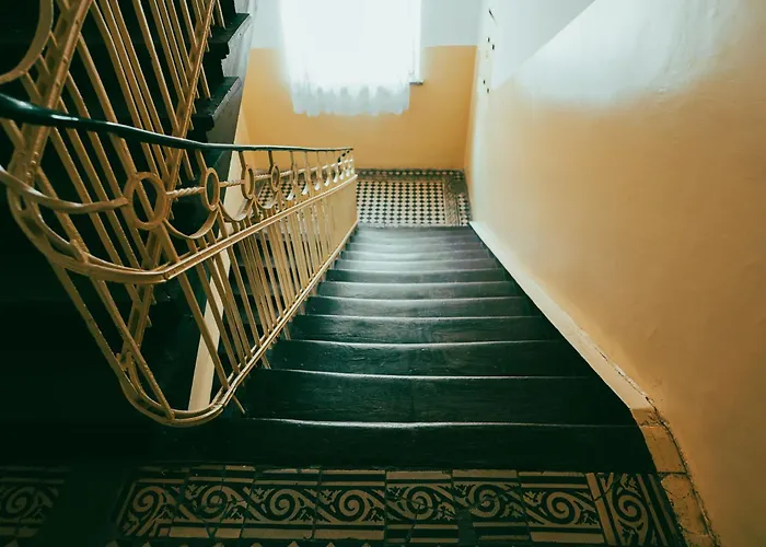 Ab Train Station Апартаменты *